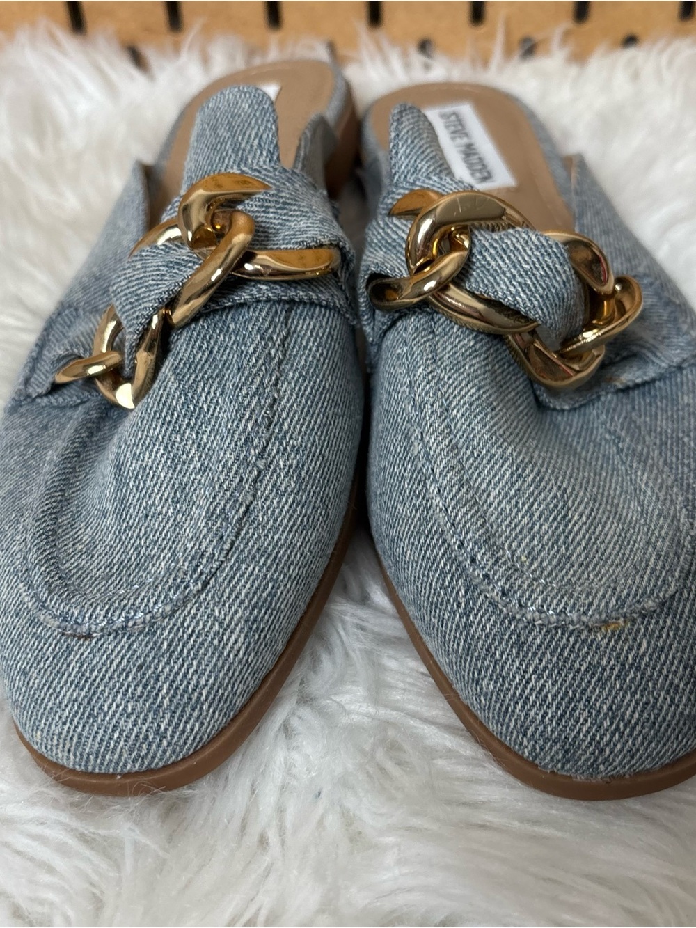 Steve Madden Light Denim Mules with Gold Chain Accent - Picture 3 of 7